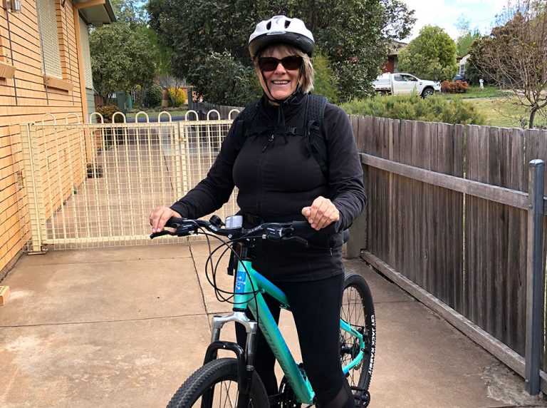Nelly Oelke and her commuter bike in Australia