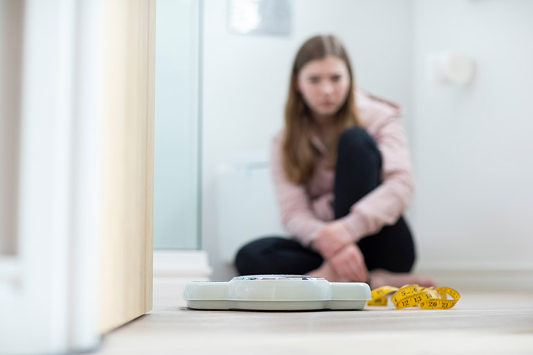 UBCO researchers study the relationship between perfectionism and eating disorders in young women. 